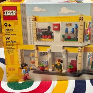 LEGO Brand Store 40574 UNOPENED Released in 2022